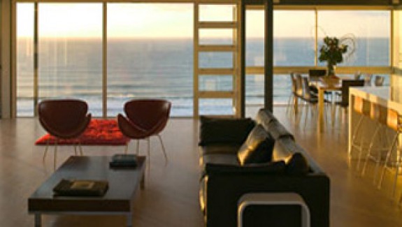 Stunning Beach House by Pete Bossley
