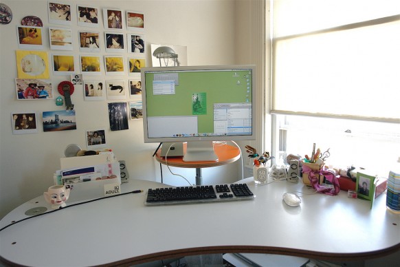 mac desk decor