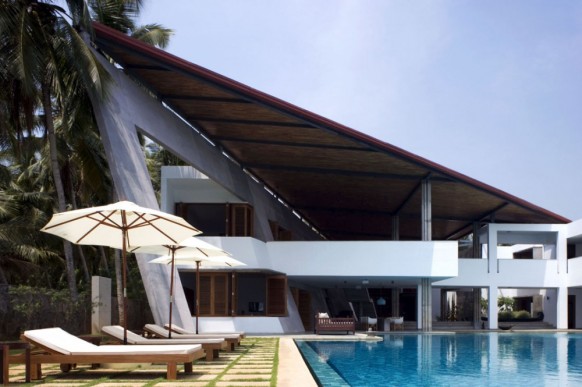 luxury houses kerala
