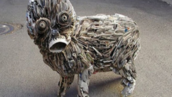 What insanely creative people do with waste newspapers