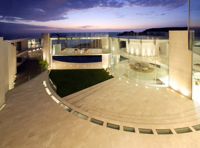 sea-view-mansion