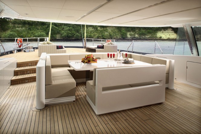 The cockpit table on the main deck allows for casual, informal lunches and socializing.