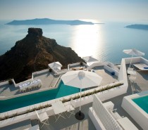 Skaros, a rock renowned for its Venetian castle ruins, faces the hotel.