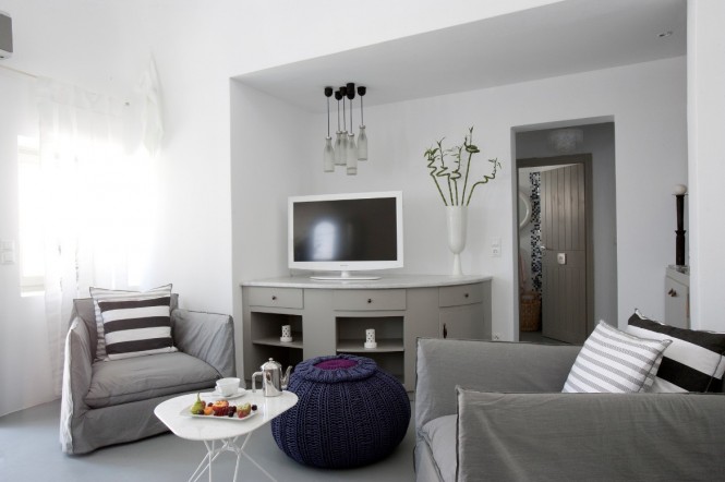 grace santorini white living area and tv