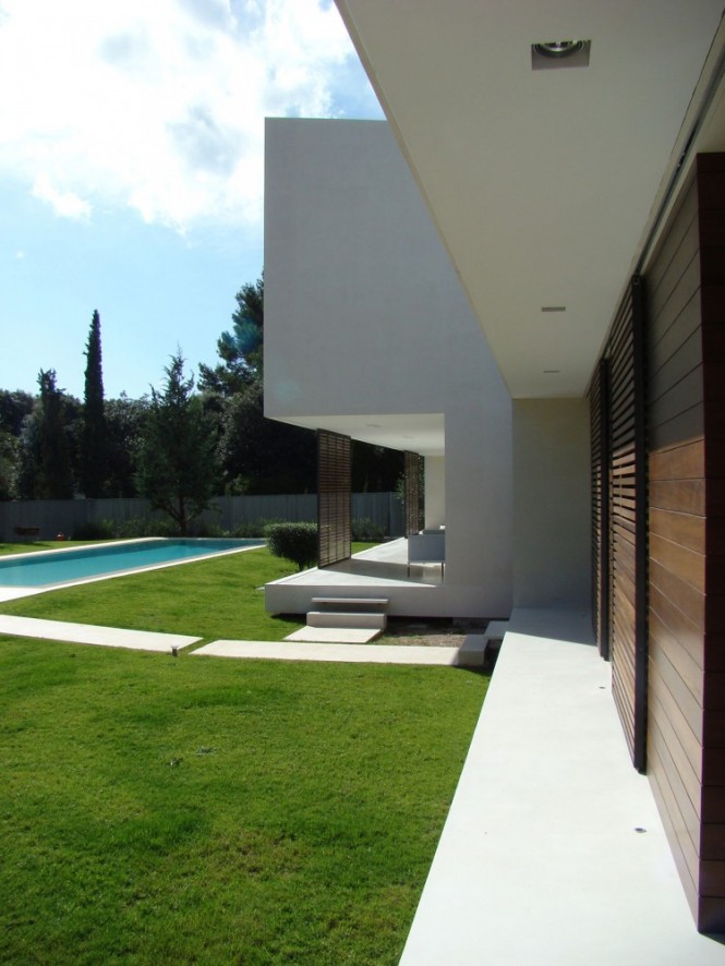 house lawn pool