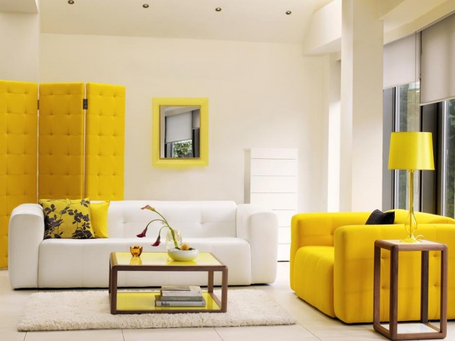 Via HealsTeam your yellow with lots of white to keep the look ultra fresh.