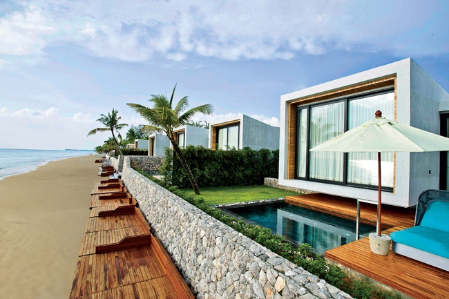 beachfront suite pool villa
