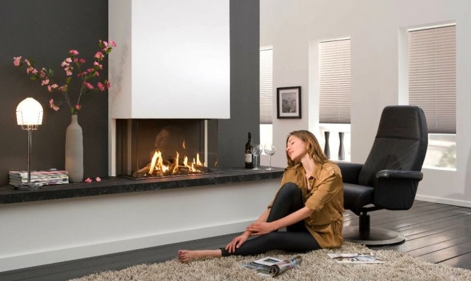 There is a beautiful simplicity to these modernistic pieces, allowing the complexity of the natural dancing flame to do the enchanting, with minimalist or non-existent surrounds and mantles. A good section of the collection is filled with flat fronted, wall-mounted pieces for a chic and sleek addition to any chimneybreast, whilst others create more of a bespoke look, including recessed letterbox shaped installations.