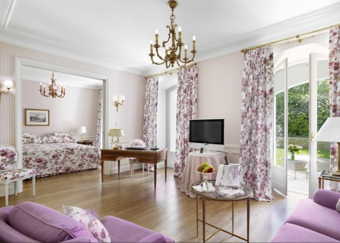 Purple white bedroom lounge