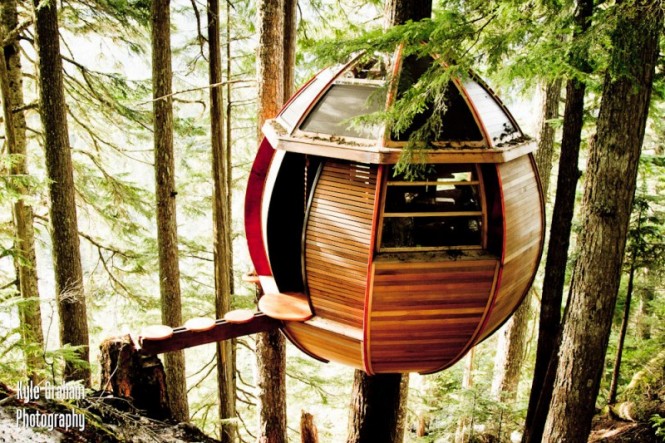 Three years after the project was complete, Allen wanted to share the beauty of the treehouse with the world, but as it was built on crown land he does not technically own it and now risks the very real possibility that it will be torn down by officials, but for now, it stays hidden safely in the forest.