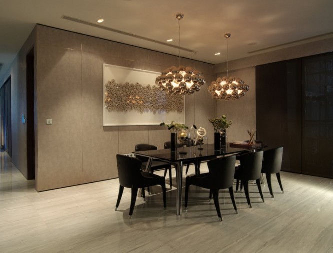 Sophisticated dining room