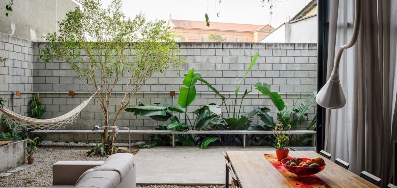 Homes With Small Courtyards