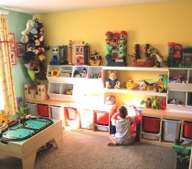 coreymoortgat.blogspot.in child's room boy happy yellow walls green accessories and racetrack