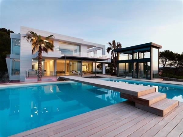 home exterior pool