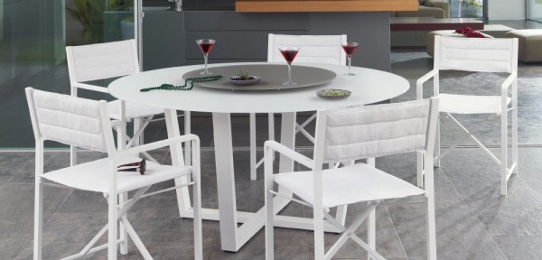 48 Round outdoor table