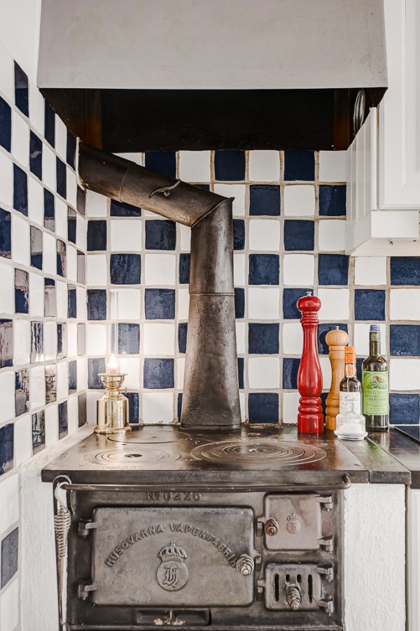 A rustic stove creates an unusual cooking place...