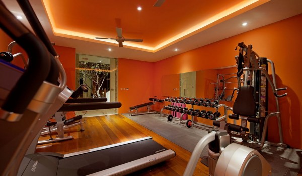A fully kitted-out private gym is at the disposal of the inhabitants.
