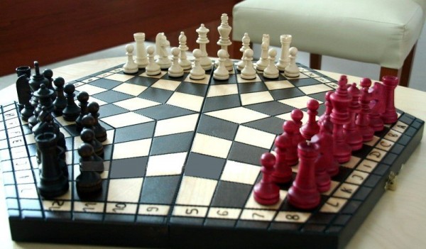 Another interesting approach to three-player chess.