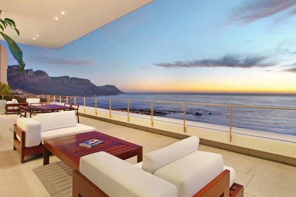 21 sea view lounge