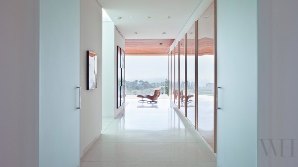The location of the house offers privacy that the design does not.