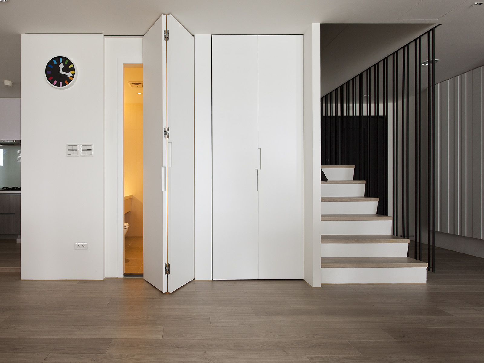 Folding Door Guest Bathroom | Interior Design Ideas
