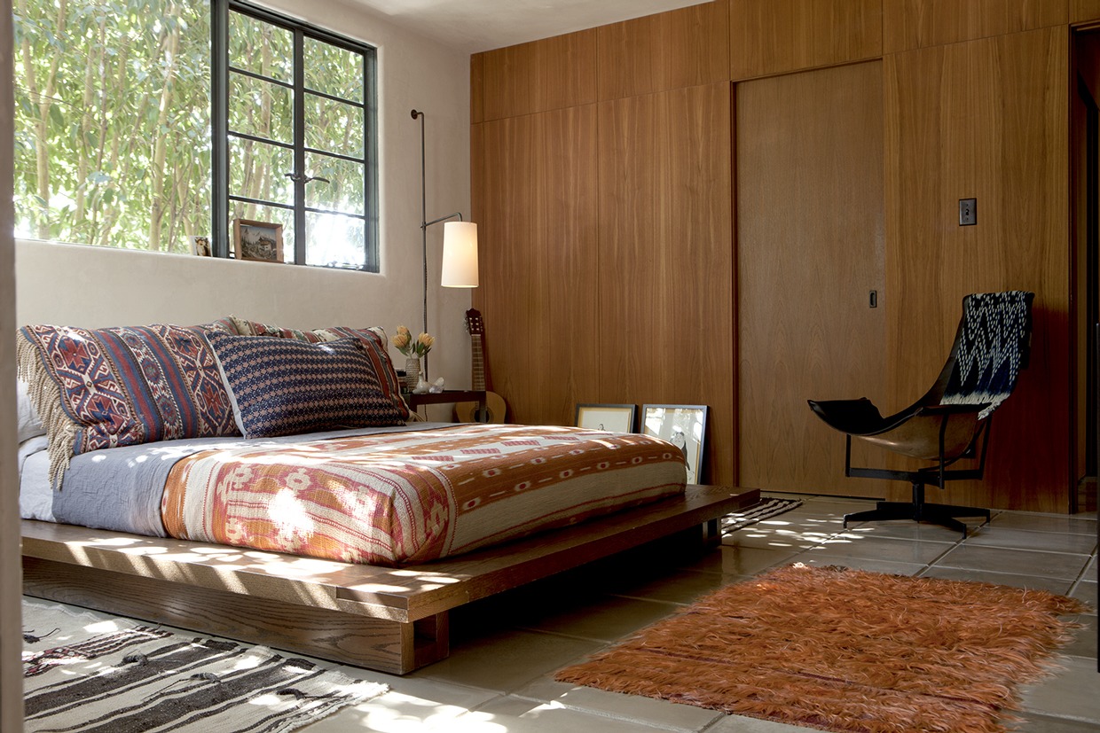 Retro Spanish Bedroom Interior Design Ideas