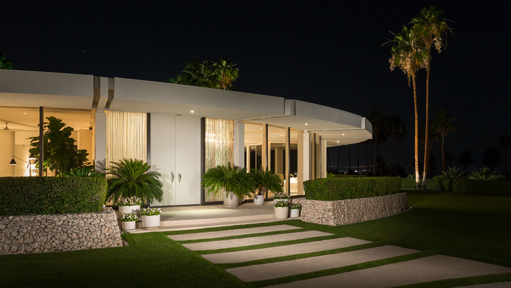 http://cdn.home-designing.com/wp-content/uploads/2015/07/modern-beautiful-walkway.jpg
