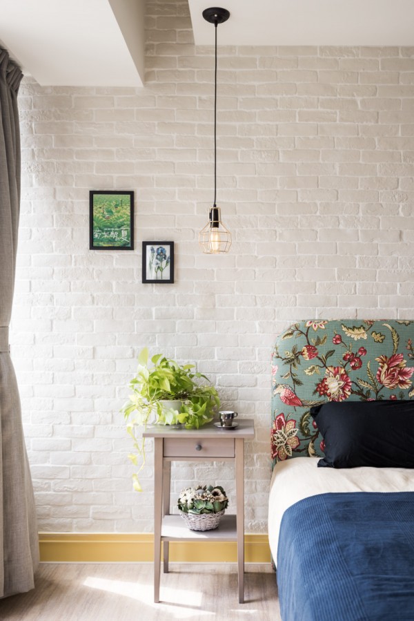 white-brick-bedroom