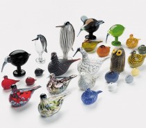 Designed by renowned Finnish artist Oiva Toikka, these colorful mouth-blown glass birds have been a cherished part of the contemporary decor landscape for more than 40 years – and throughout his career, Toikka has managed to create more than 400 of these gems for passionate collectors to pursue.