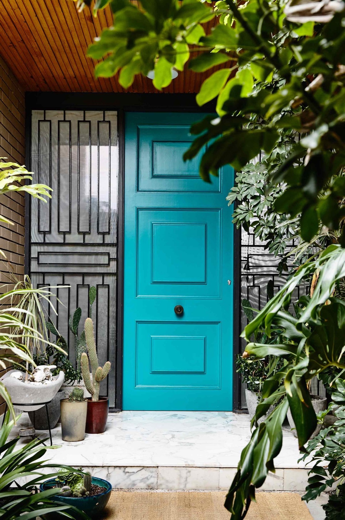 Creatice Modern Door Design with Simple Decor