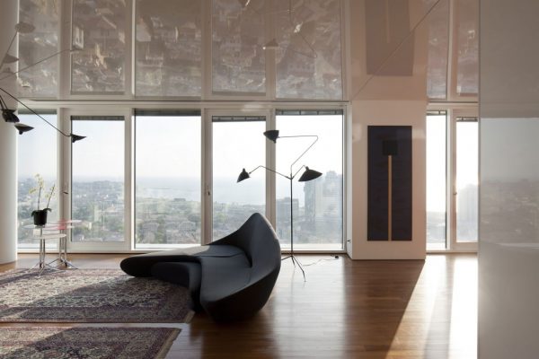 See The Tel Aviv Skyline Reflected In This Gorgeous Modern Home