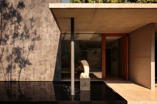 An Atmospheric Approach To Modernist Architecture In Mexico