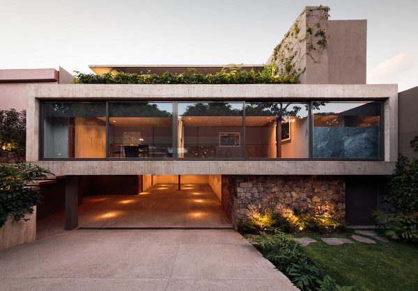 An Atmospheric Approach To Modernist Architecture In Mexico