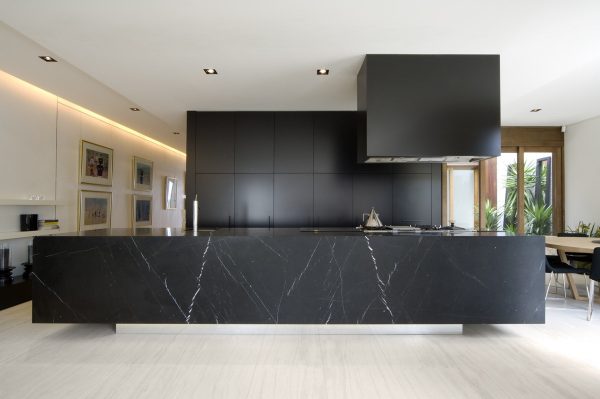 36 Marvellous Marble Kitchens That Spell Luxury