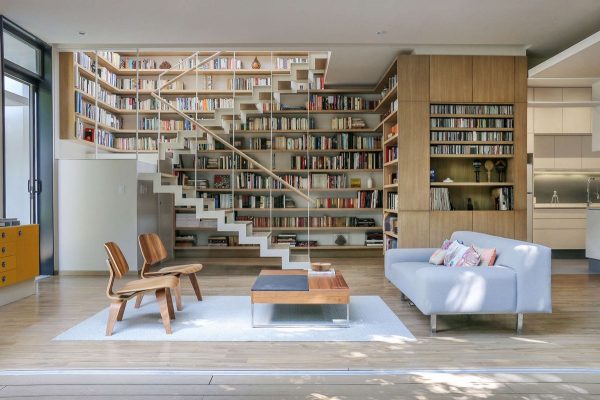 A Book Lover’s Dream House With Great Nature Views