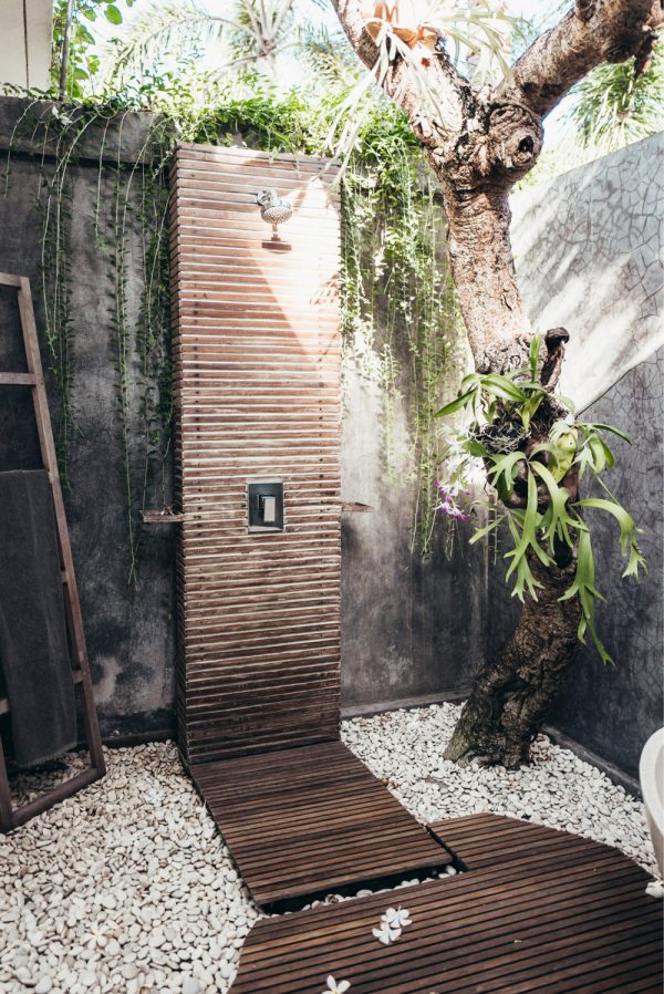 Stunning Outdoor Shower Spaces That Take You To Urban Paradise