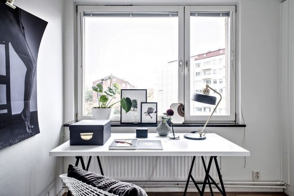 3 Homes that Play with the Contrast of Black and White