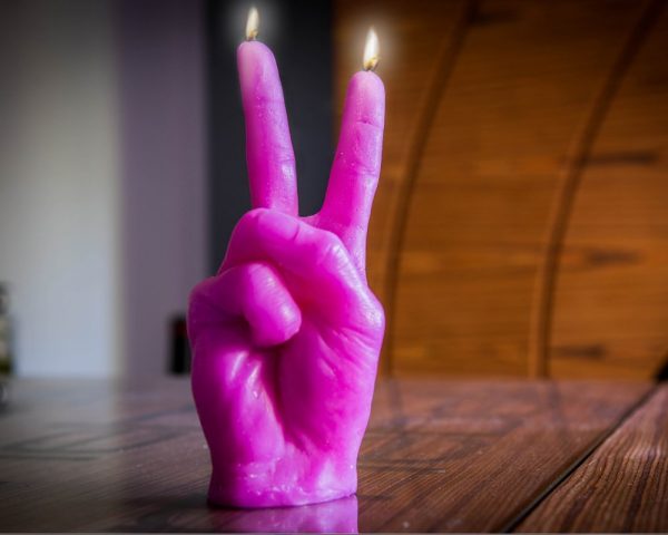 http://cdn.home-designing.com/wp-content/uploads/2017/09/bright-pink-peace-sign-unique-candles-for-sale-600x480.jpg
