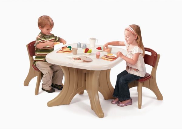 infant table and chairs