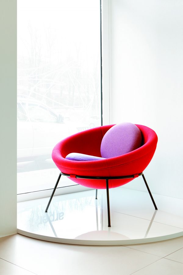 50 Stunning Sculptural Chairs That Act As Artistic Centrepieces