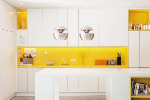 40 Minimalist Kitchens to Get Super Sleek Inspiration