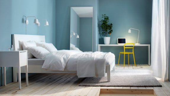 30间漂浮的蓝色卧室，为你的睡眠空间增添宁静和平静