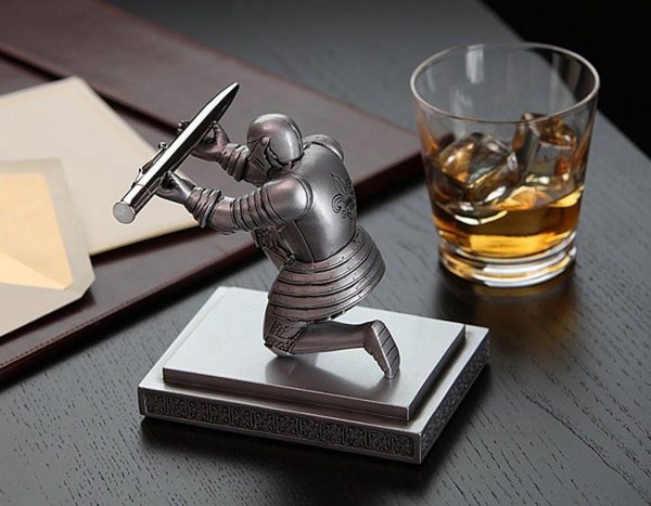 Product Of The Week: Knight Pen Holder