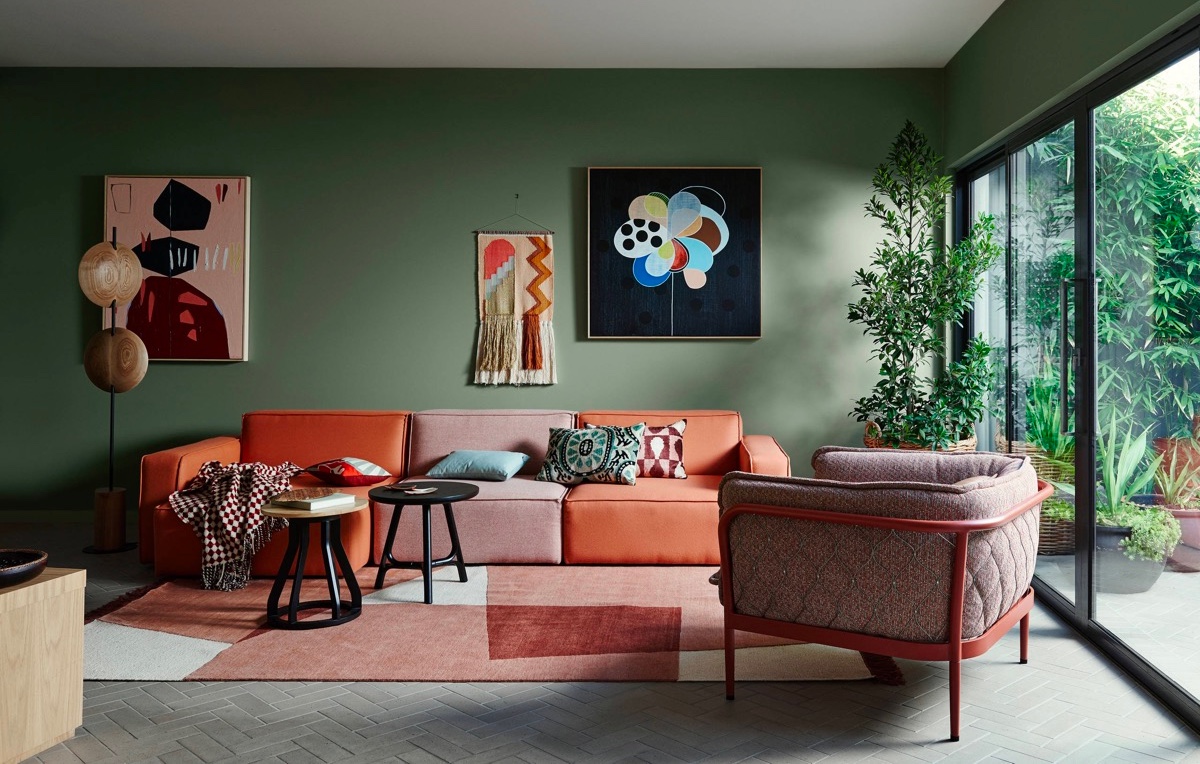20 Gorgeous Green Living Rooms And Tips For Accessorizing Them