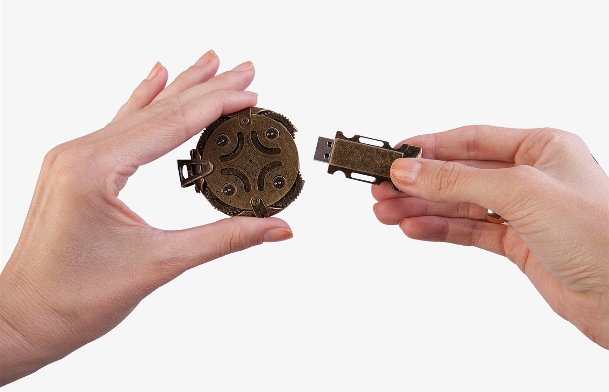 Product Of The Week: A Beautiful, Mechanically Locked USB Drive