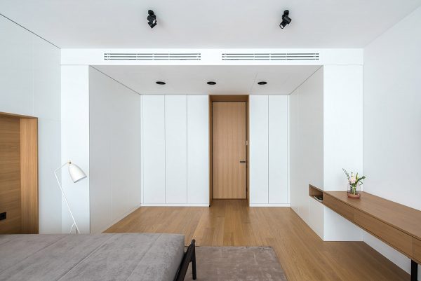 Minimalist Interior With Focus On Family & Functionailty