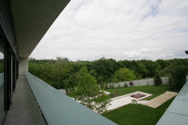 Modern Home Design Maximises On Botanical Park Views