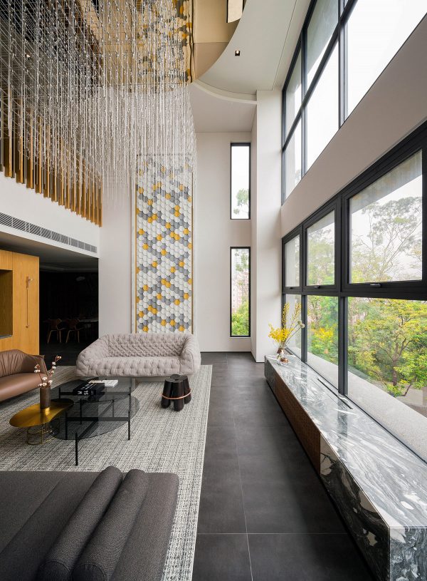 Simple Luxury Interior With Modern Oriental Elegance