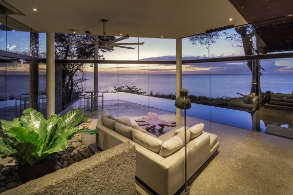 A Costa Rican Cliff House With Spectacular Ocean Views