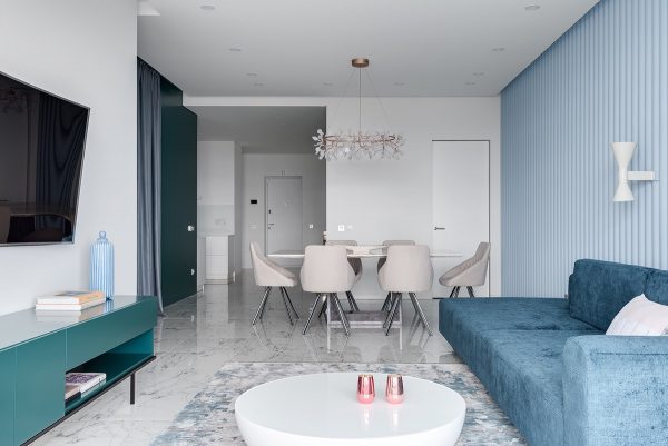 Bold And Breezy Interiors That Mix Blue And Pink Decor, With Red Accents